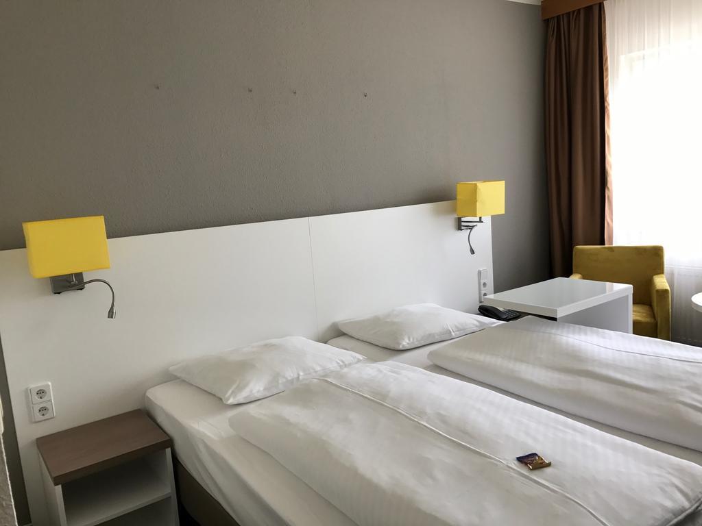 Astral'Inn Leipzig Hotel & Restaurant Extérieur photo